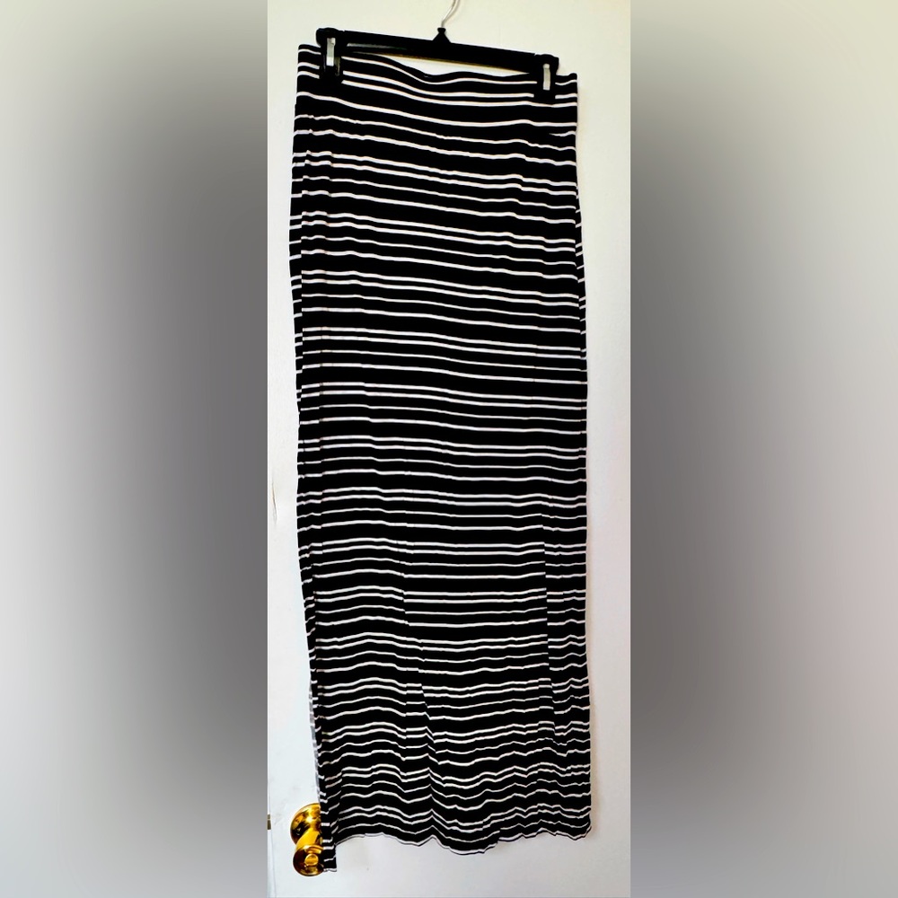 Cute cotton black n white striped skirt with 2 slits, one on each side 12” long